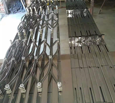 大慶隆升達(dá)門業(yè)-拉閘門